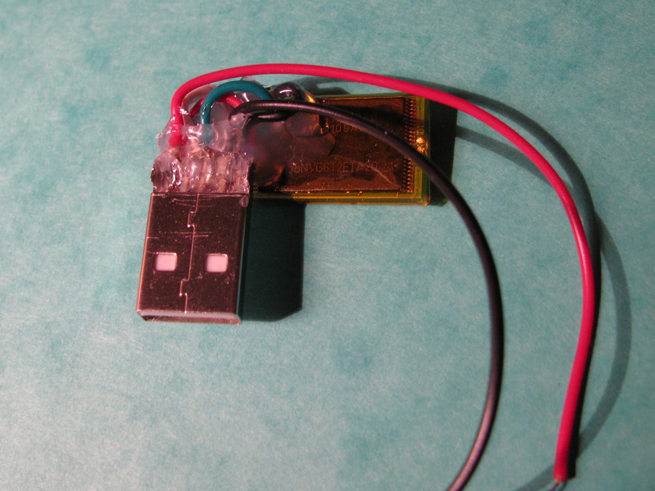 05_USB_flash_disk_with_new_USB_connector.jpg
