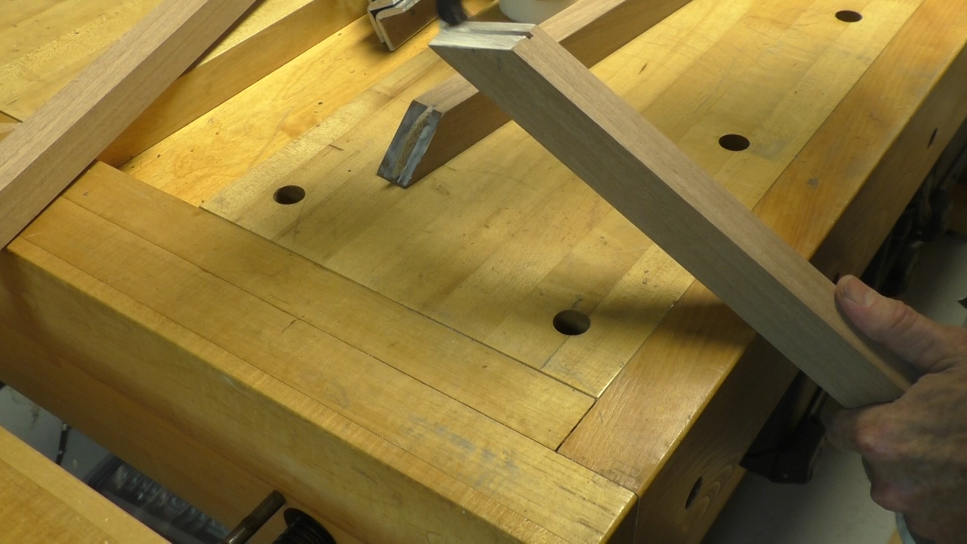 06 Glue up.png