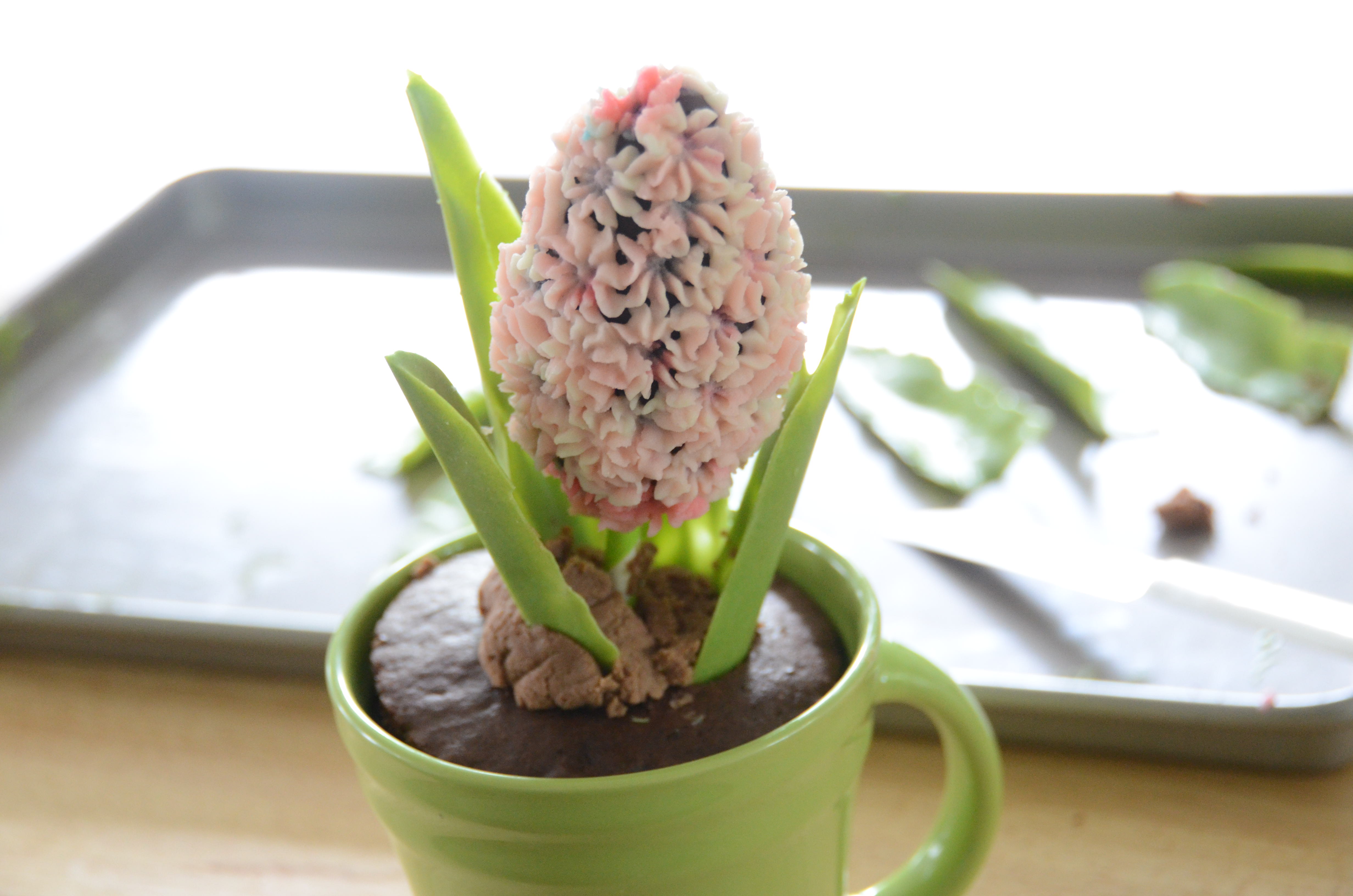 06-07 Hyacinth Cake Pop with Chocolate Leaves.JPG