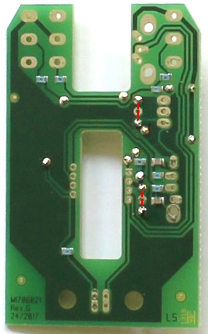 07.3.Condensator soldered bottom side.JPG