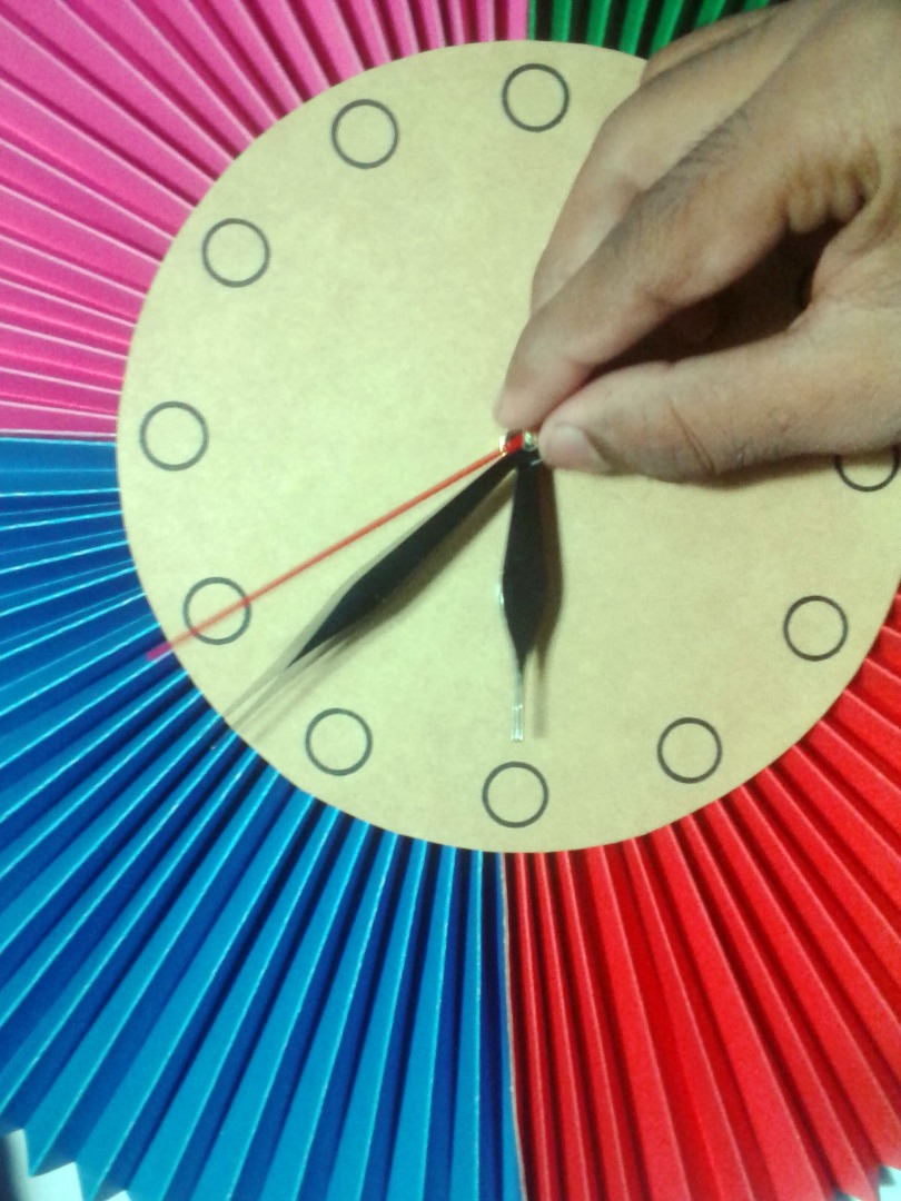 09. Mounting Seconds Hands.jpg