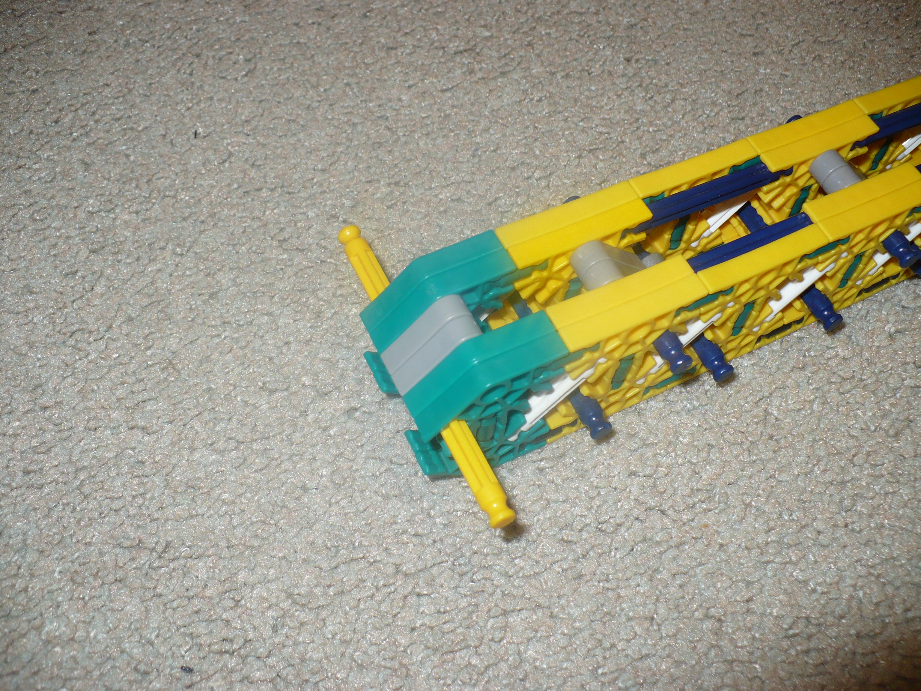 090601L41-KnexGun.JPG