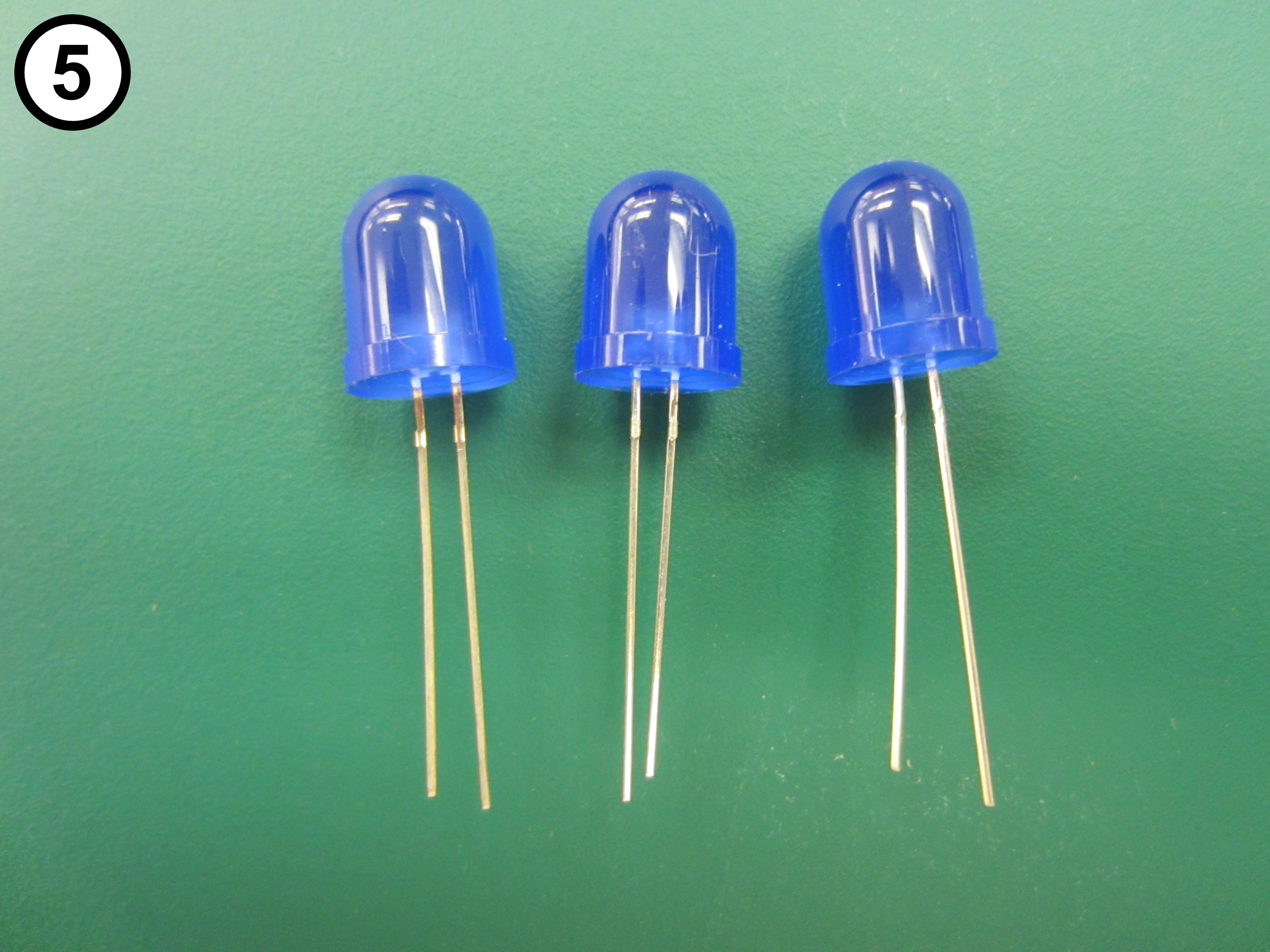 1 - 5 - LED Board 10mm Diffused Blue LEDs.JPG