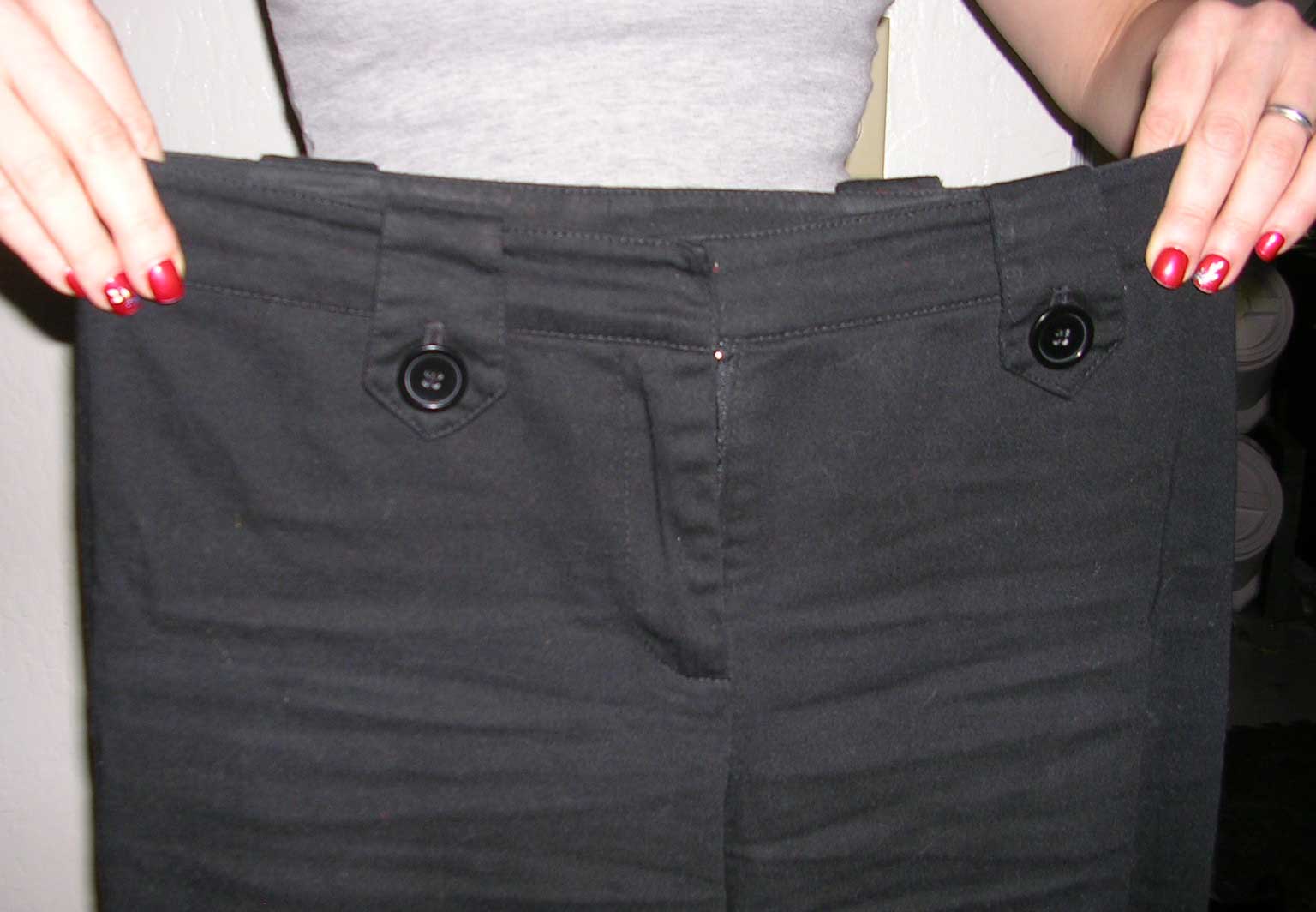 1-hold-waistband.jpg