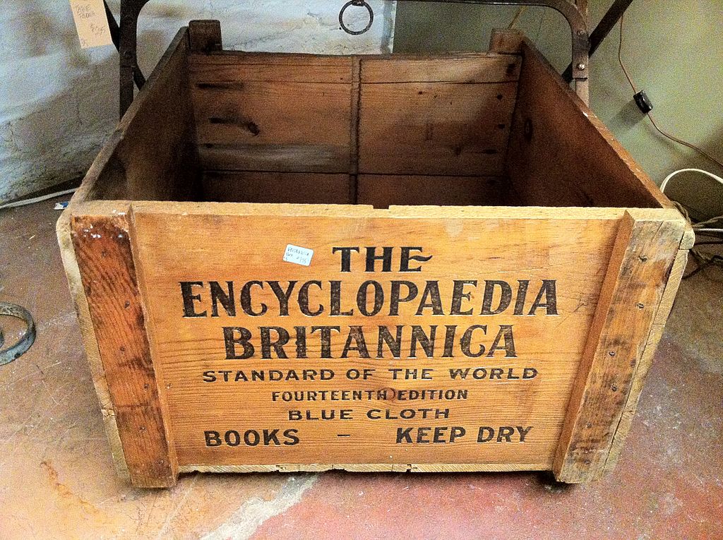 1024px-Shipping_box_for_the_encyclopedia_Britannica_2013-04-13_12-24.jpg