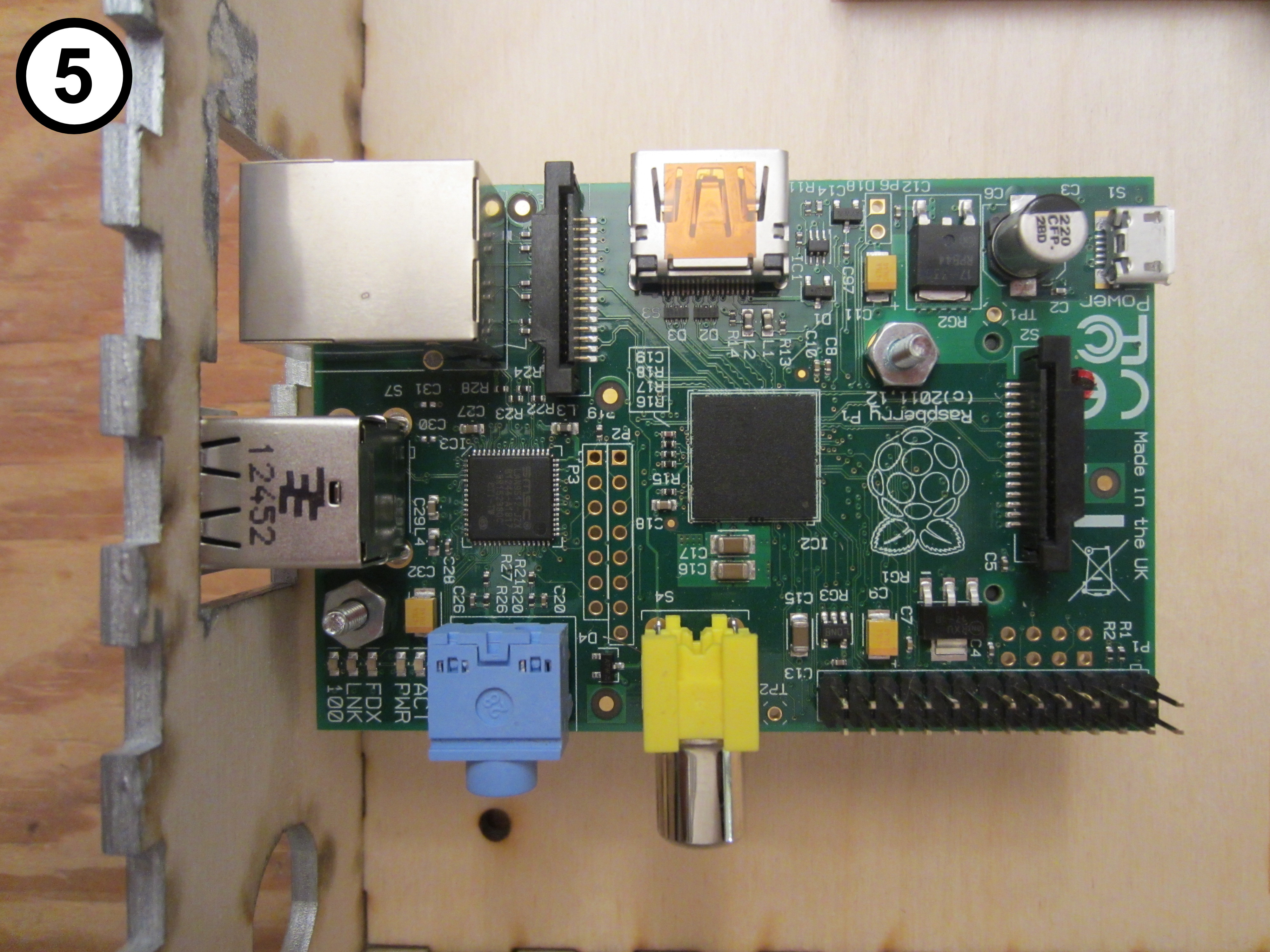 11 - 5 - Install Raspberry Pi.JPG