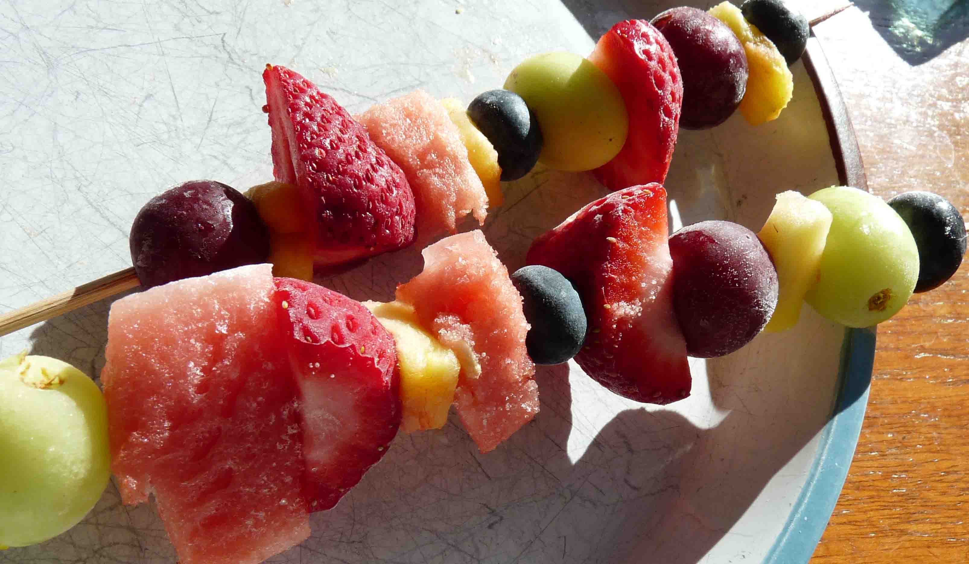 11 2FrozFruitSkewers.jpg