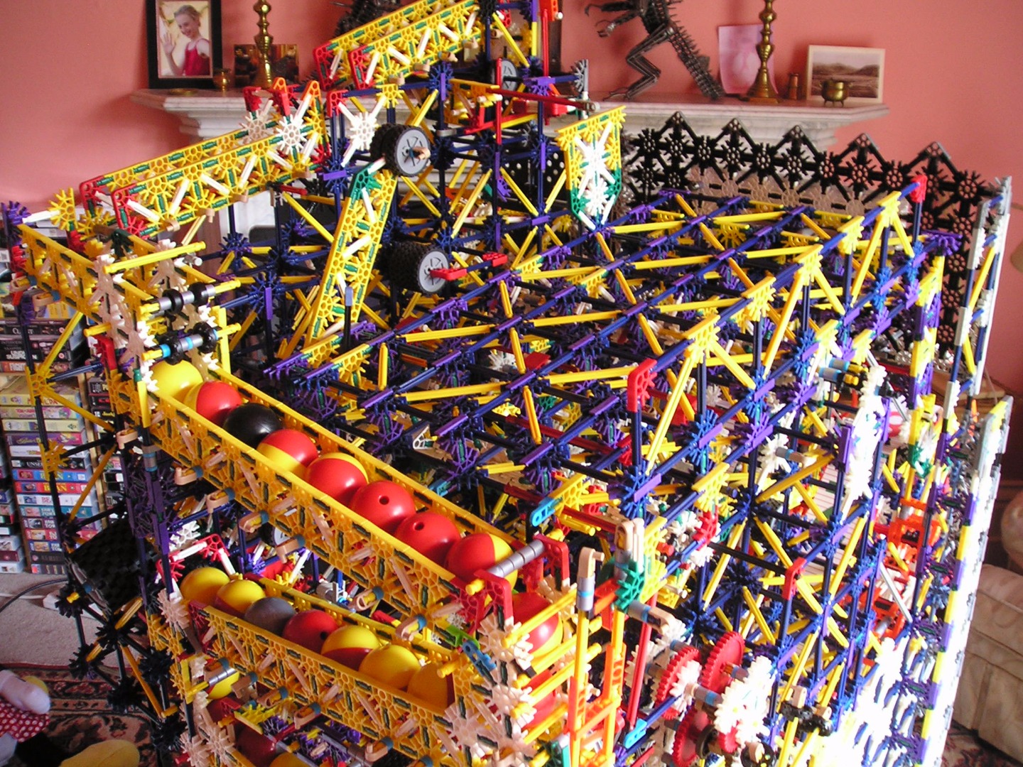 11 K'Nex Fruit Machine Mark 3 - Top View.JPG