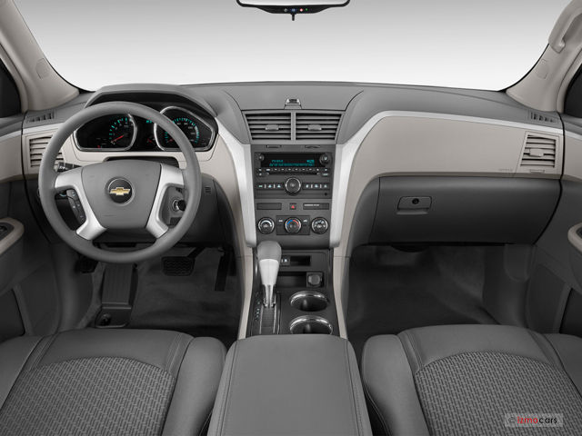 2012_chevrolet_traverse_dashboard.jpg