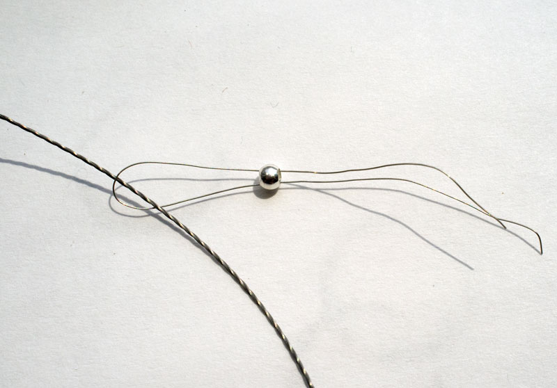 2014-07-30-11.18.00Wire-threading-bead.jpg