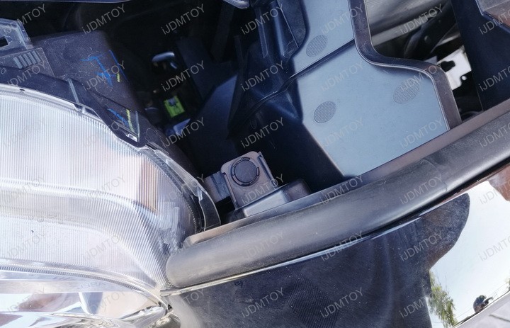 2016-Tacoma-Install-LED-Light-Bar-02_resize.jpg