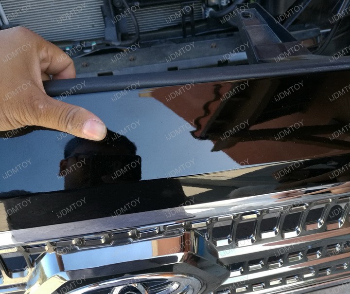 2016-Tacoma-Install-LED-Light-Bar-04_resize.jpg