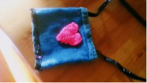 2017-01-14 13_12_32-How to make a small bag out of old jeans _ ldl3.png