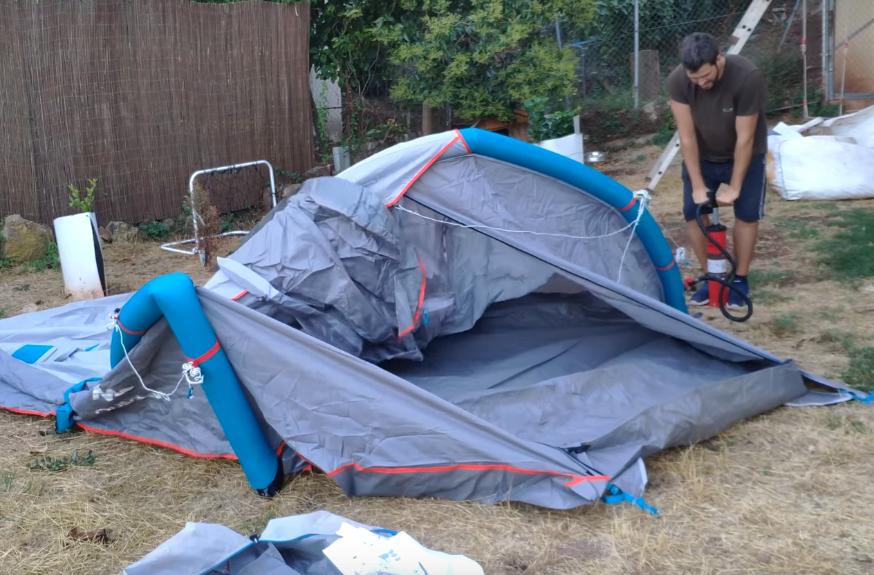 2018-08-30 01_30_16-Setting up camping tent Air seconds 4.1 family XL Quechua Decathlon - YouTube.png