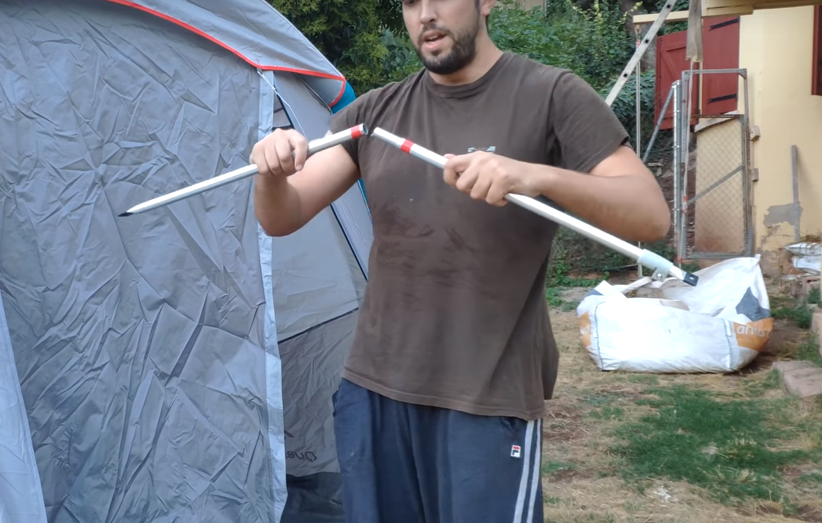 2018-08-30 01_31_34-Setting up camping tent Air seconds 4.1 family XL Quechua Decathlon - YouTube.png