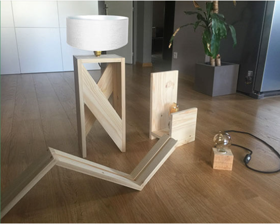 2022-03-31 11_07_27-DIY 4 lamps with a board for Cr&eacute;ativa - Presentation - DIYBOIS.png