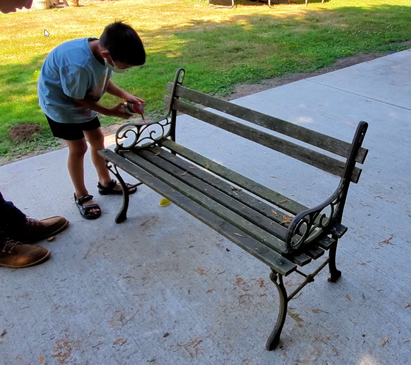 2024-08-16 22_38_48-garden bench(1).mp4 - VLC media player.png