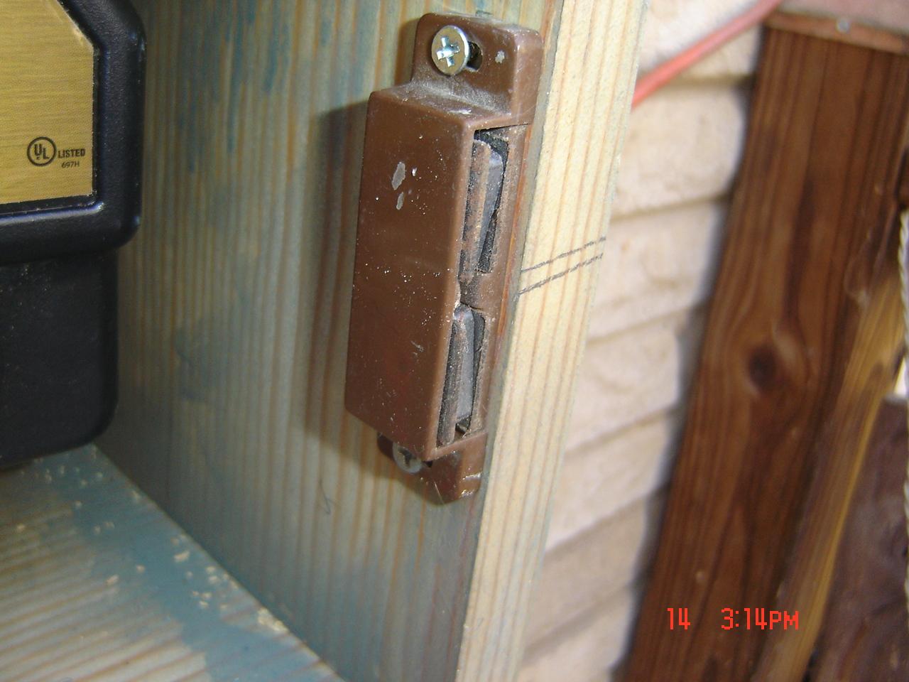 220314 Electric Fence Box Catch (2) - Copy.JPG