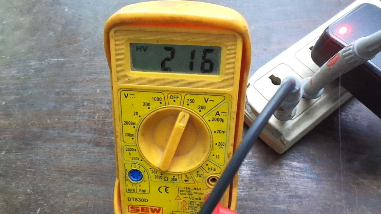 230v ac voltage measurement using multimeter.jpg