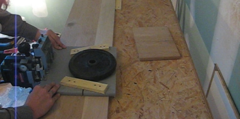 31 tron desk plank assembly 5.jpg