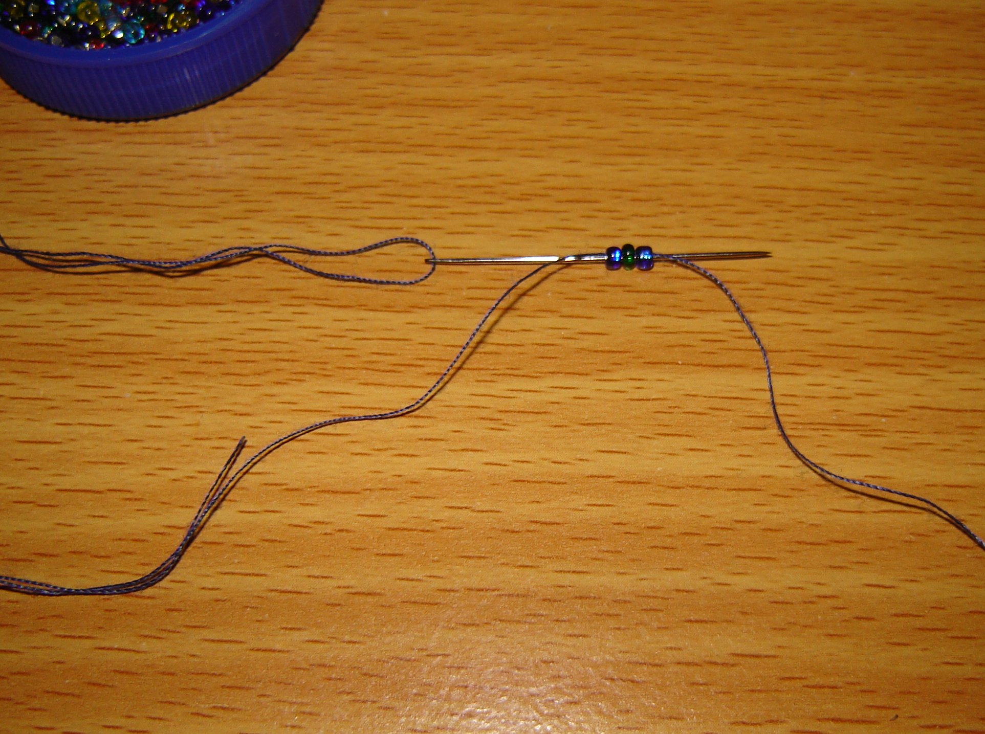 3beadneedle2.jpg