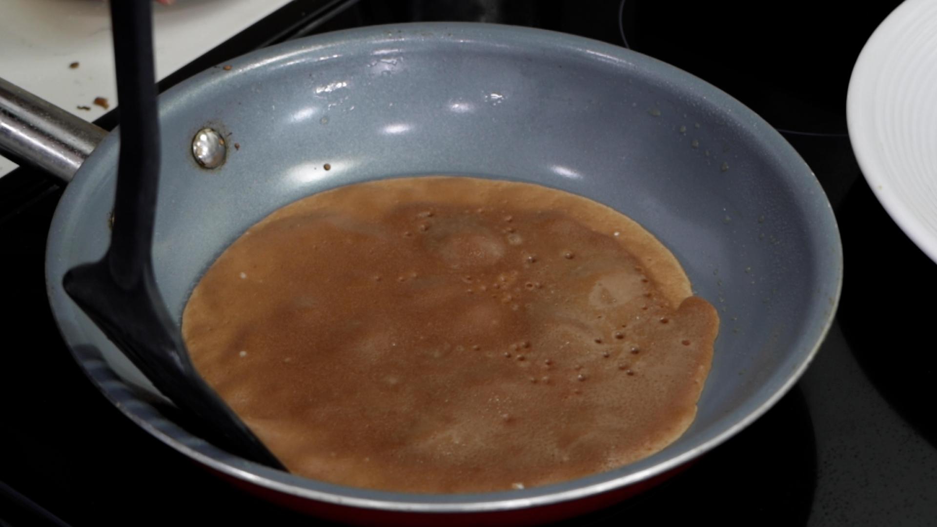 4-Ingredient Nutella Crepes Recipe.00_04_43_09.Still009.jpg