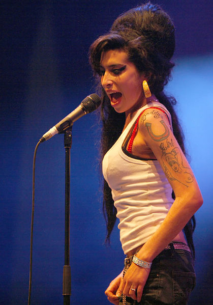 419px-Amy_Winehouse_f4962007_crop.jpg