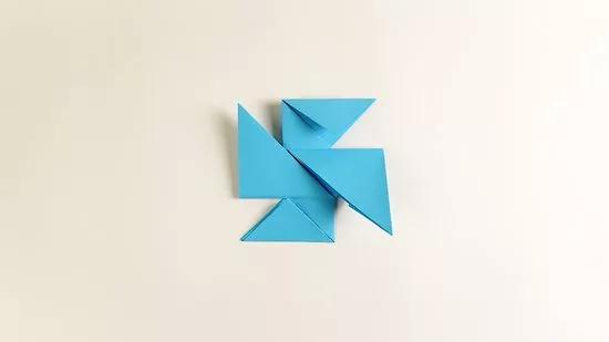 550px-nowatermark-Fold-an-Origami-Star-(Shuriken)-Step-12-Version-4.jpg.jpeg