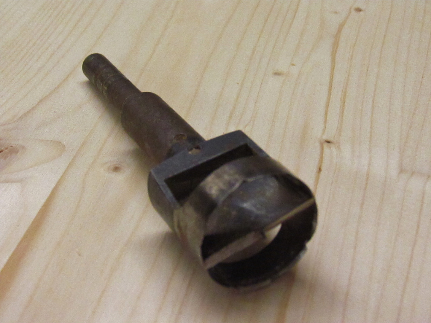 6. Bohrer.JPG