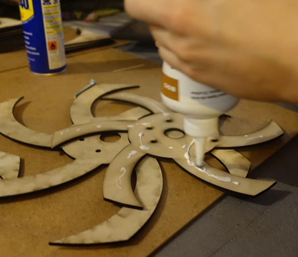 600px-Sculpture_Kin&eacute;tique_&agrave;_effet_Moir&eacute;_DSC06052.JPG