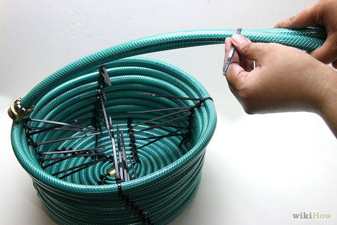 670px-Make-a-Basket-from-a-Garden-Hose-Step-9.jpg