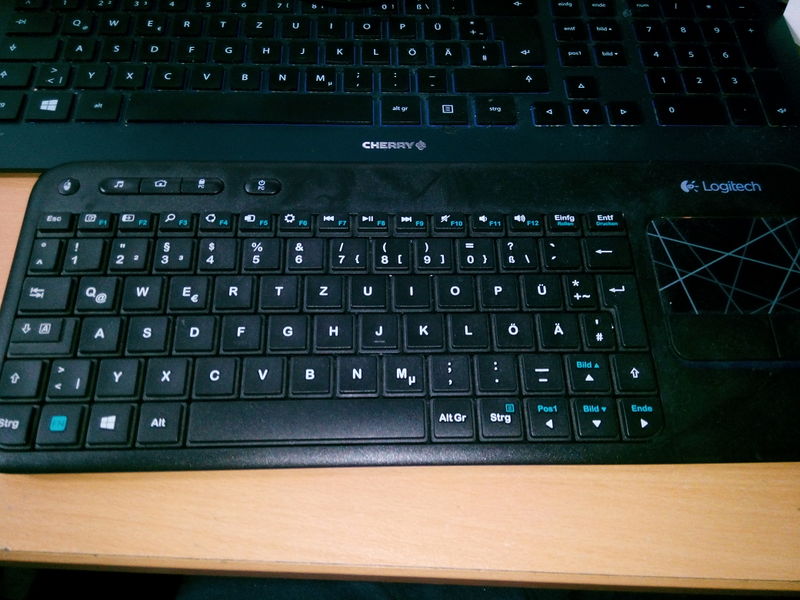 800px-Logitechk400r.jpg