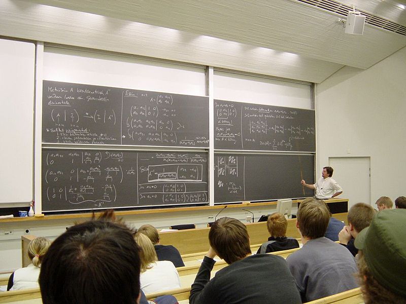 800px-Math_lecture_at_TKK.JPG