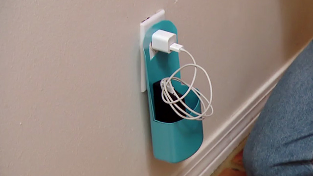 804-ss-plastic-bottle-cell-phone-charging-station.jpg