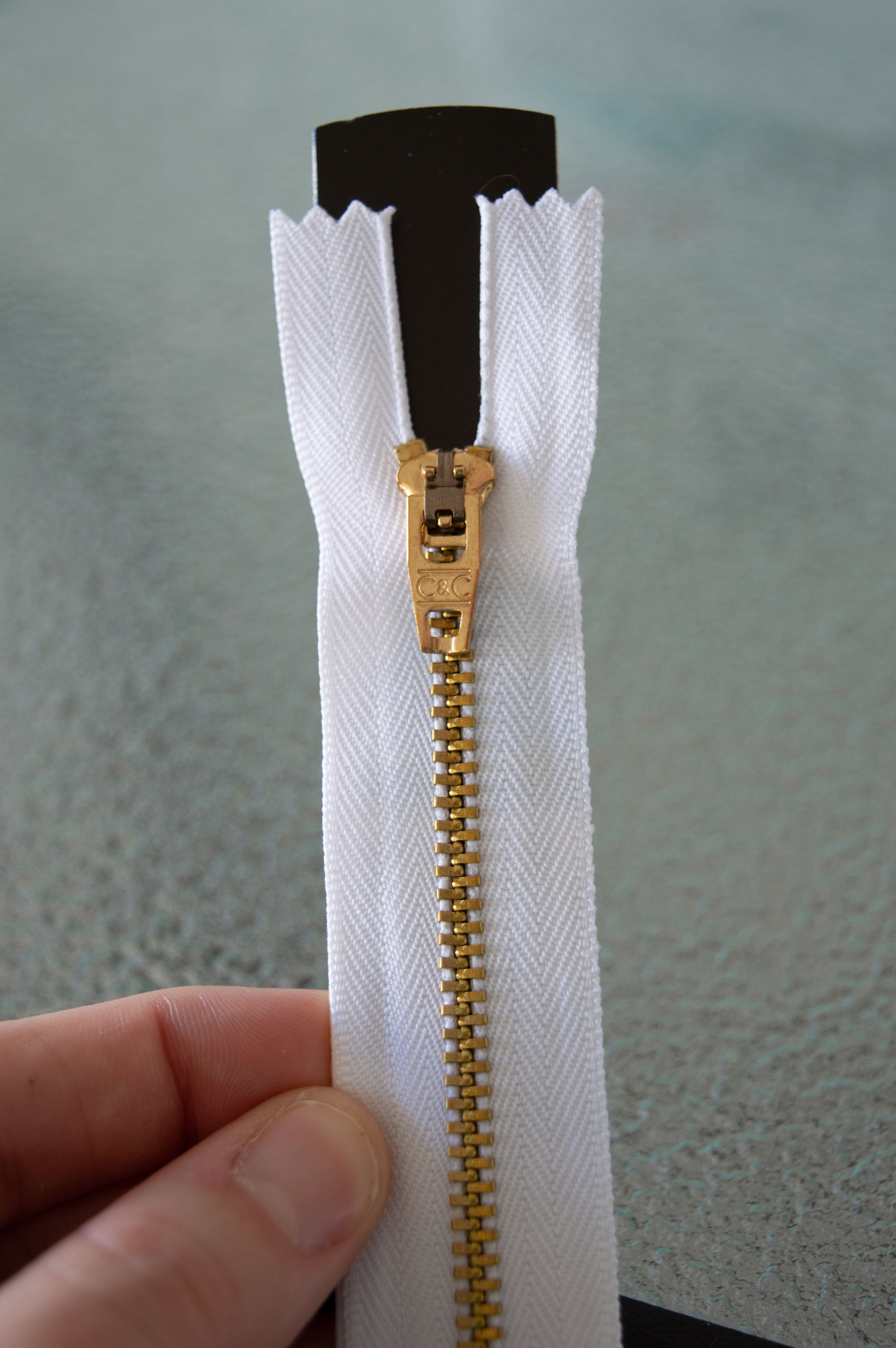 8a zipper.jpg