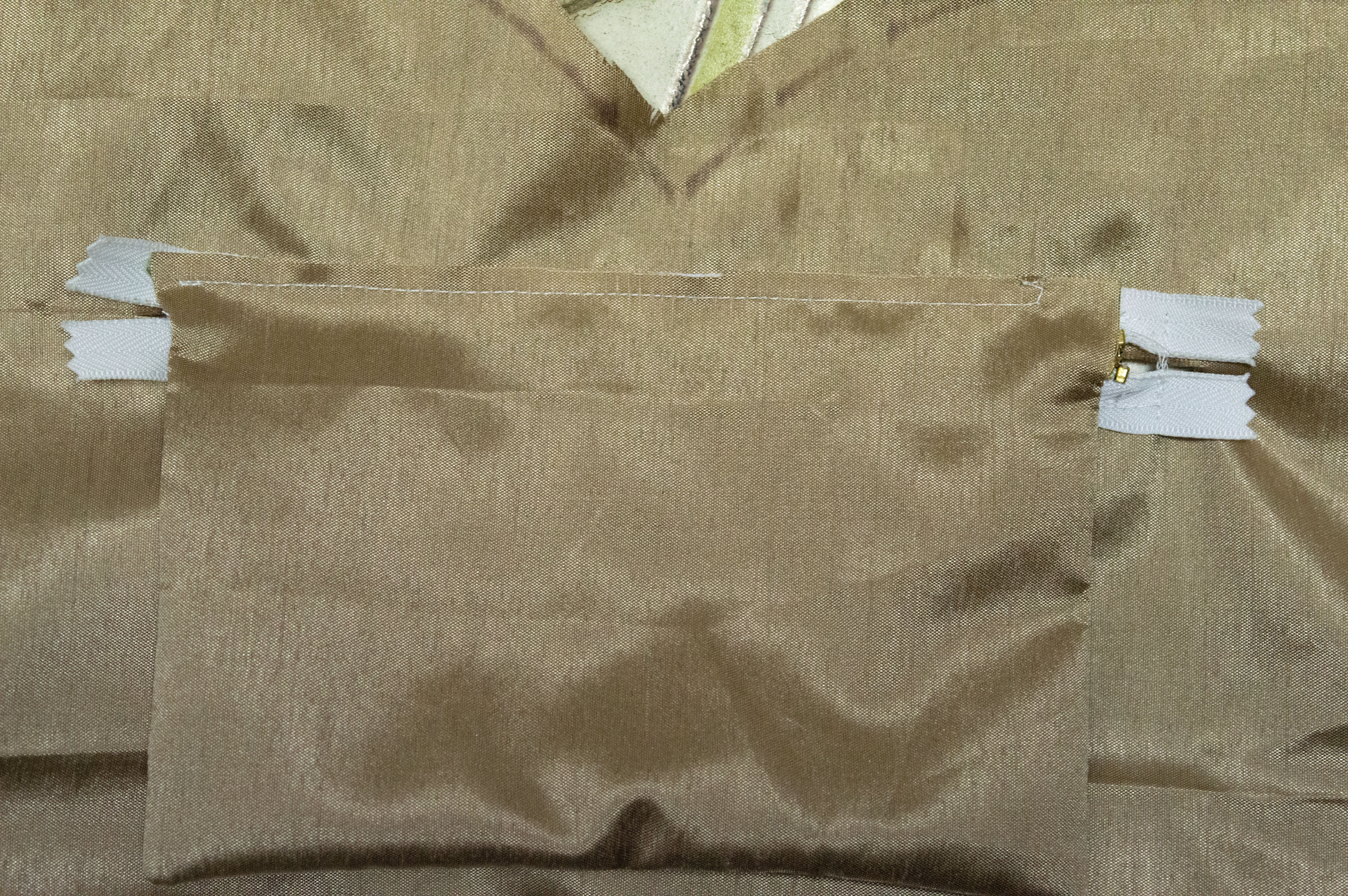 9i sew tall side on to zipper.jpg