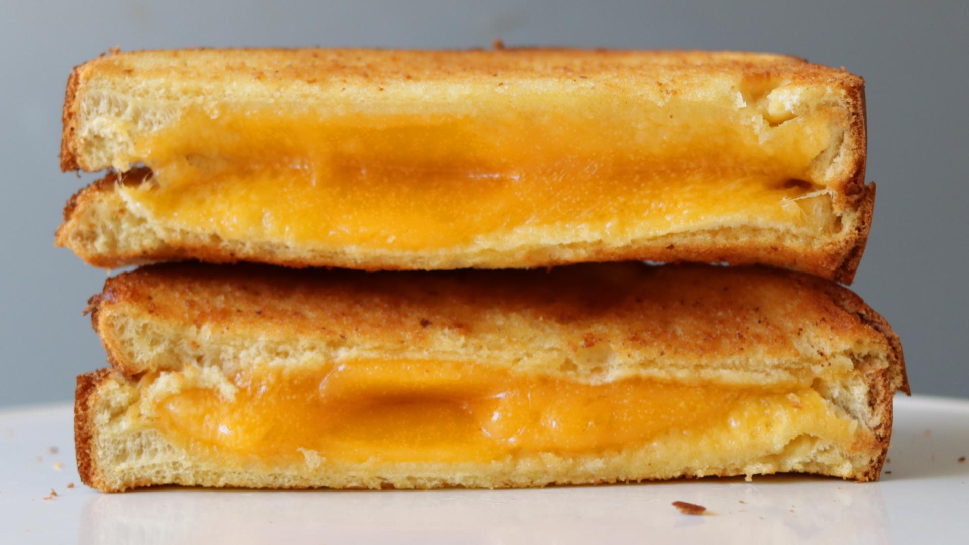 Air Fryer Grilled Cheese Sandwich 2.jpg