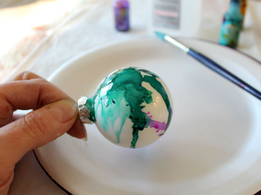 Alcohol Ink Christmas Ornaments step 3.jpg