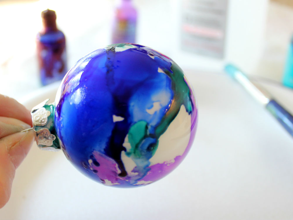 Alcohol Ink Christmas Ornaments step 4.jpg