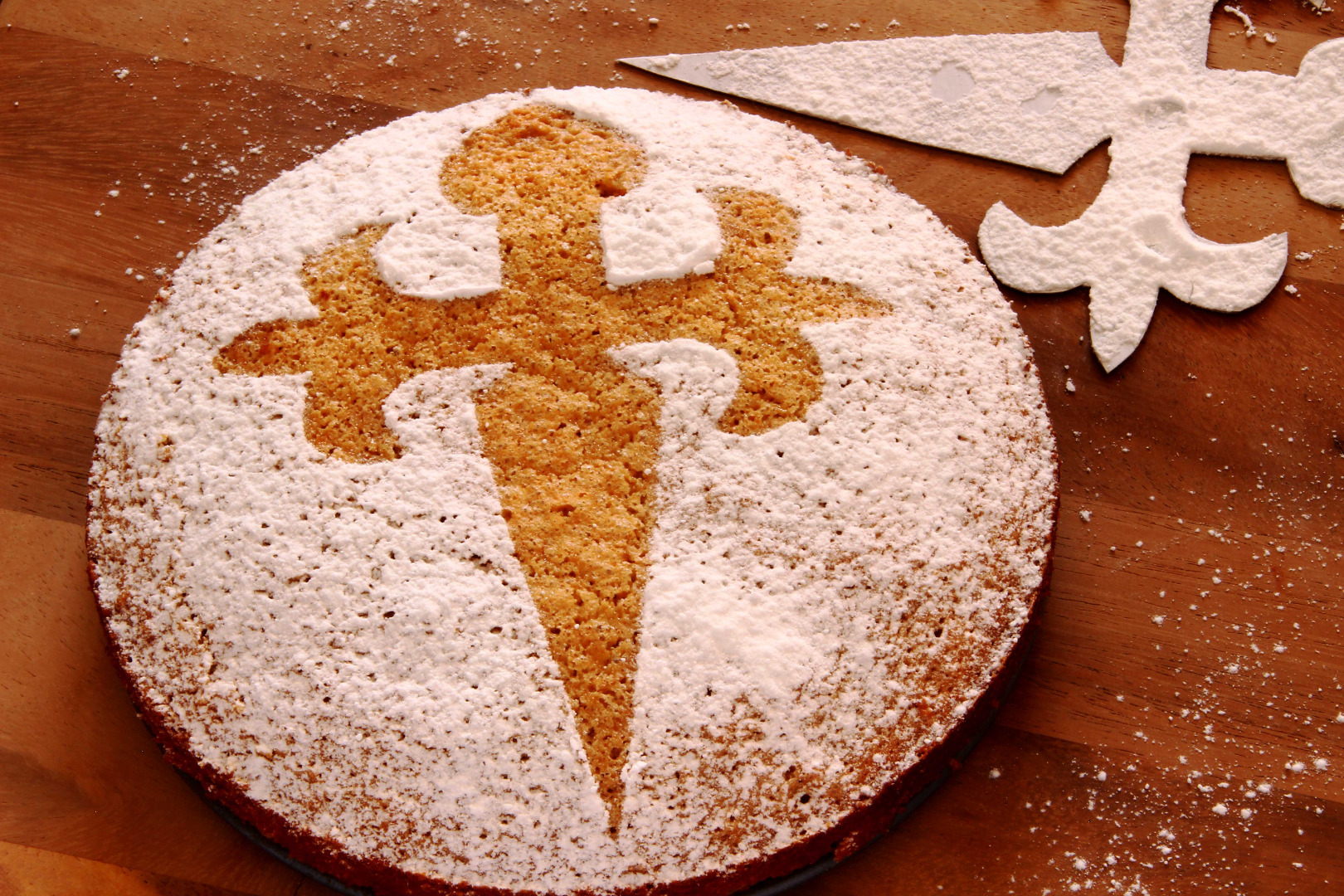 Almond-cake-Tarta-de-Santiago-web.jpg