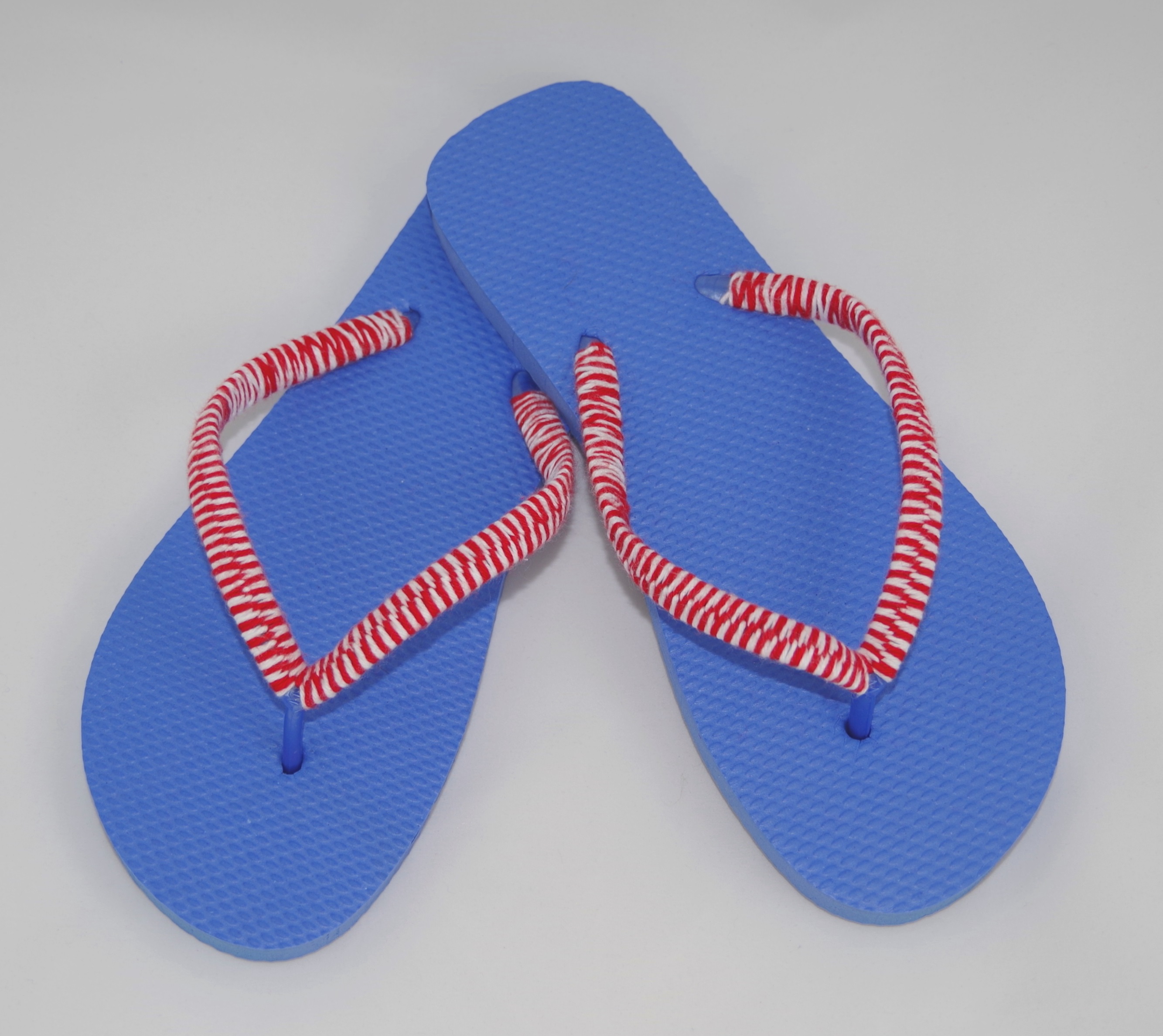 Americana Yarn Bombed Flip Flops - DIY Summer Craft.jpg