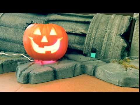 An Interactive Jack-O-Lantern with Philips Hue and MESH