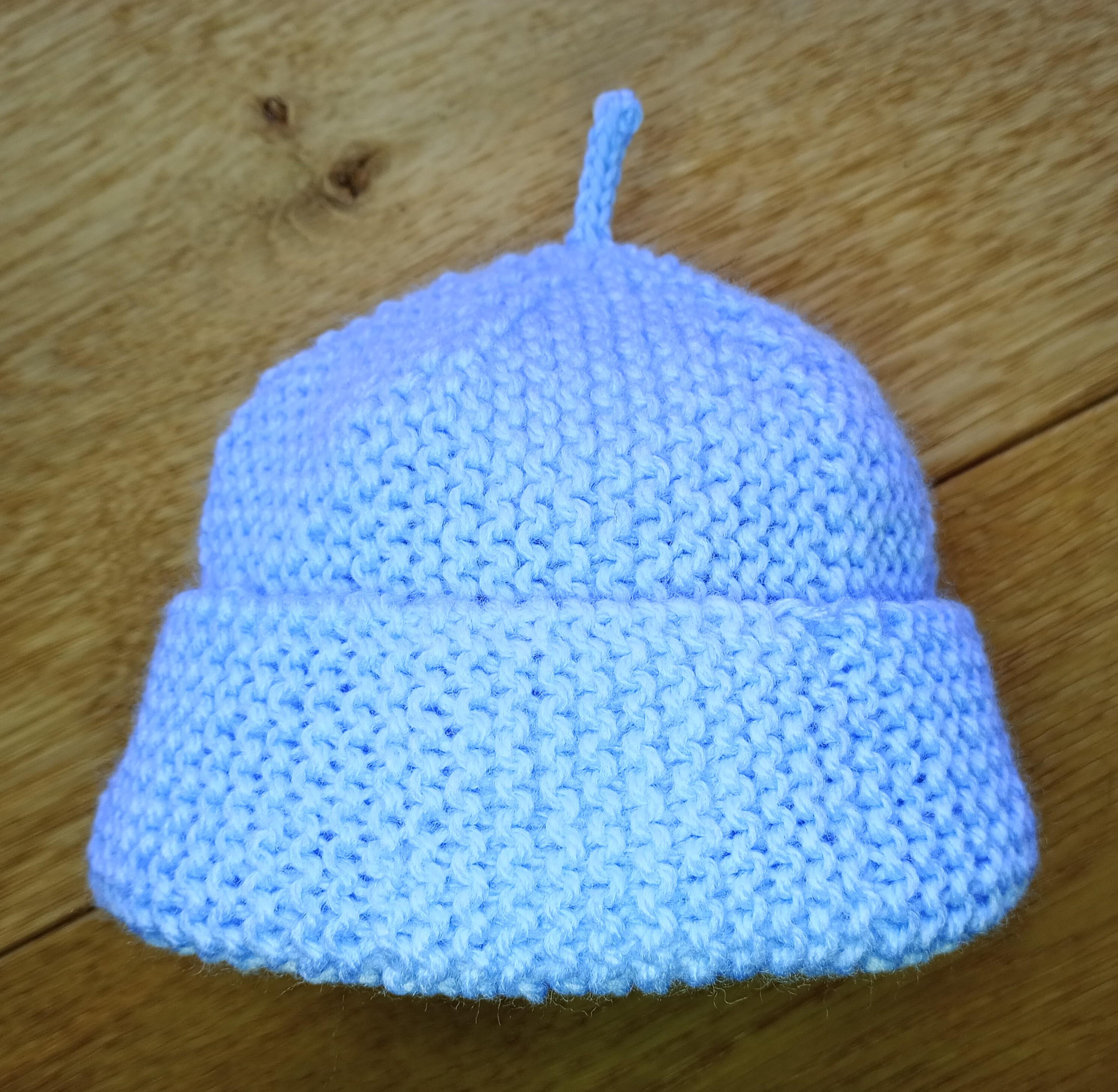 Another garter stitch baby hat.jpg