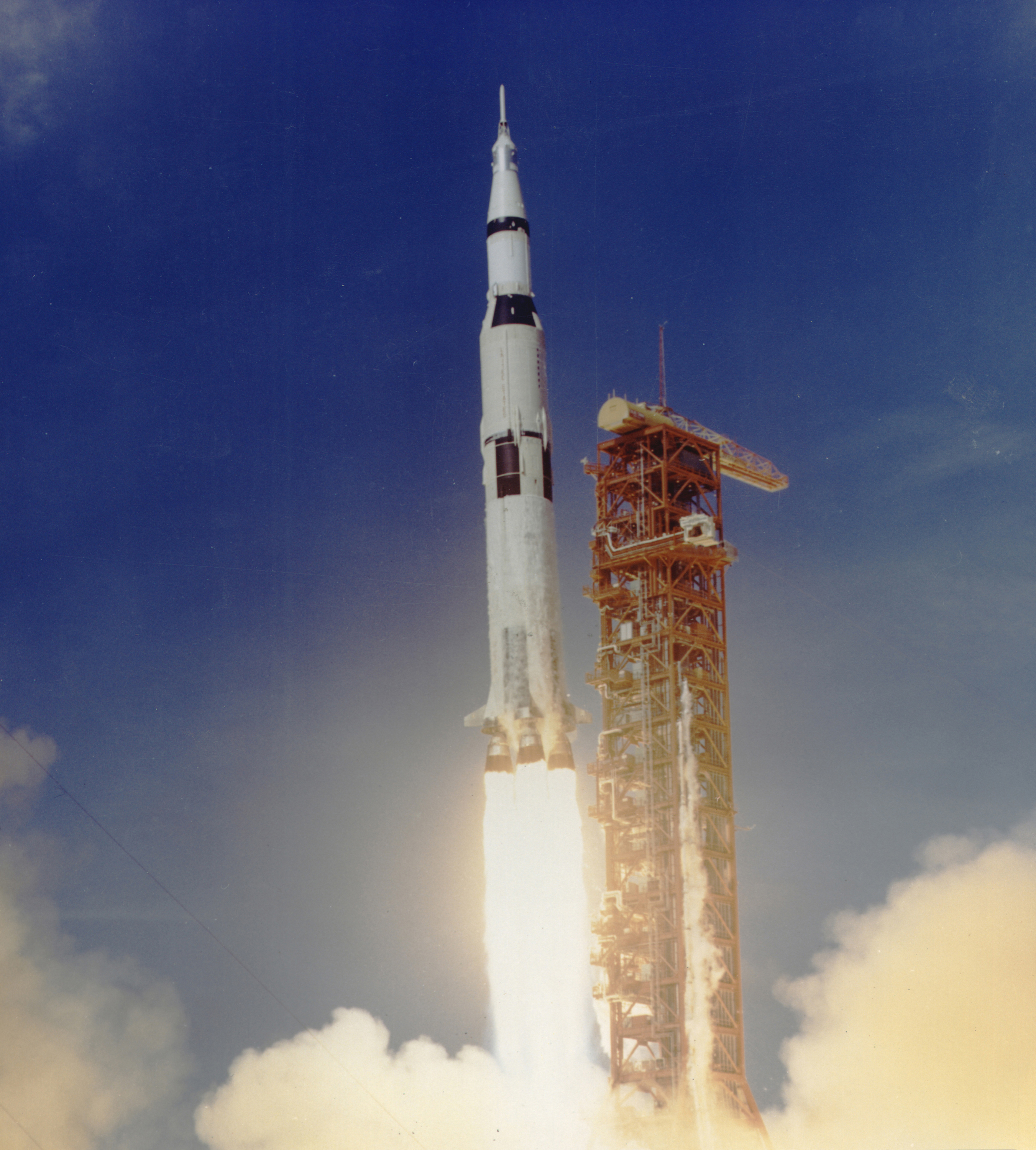 Apollo_11_Launched_Via_Saturn_V_Rocket.jpg