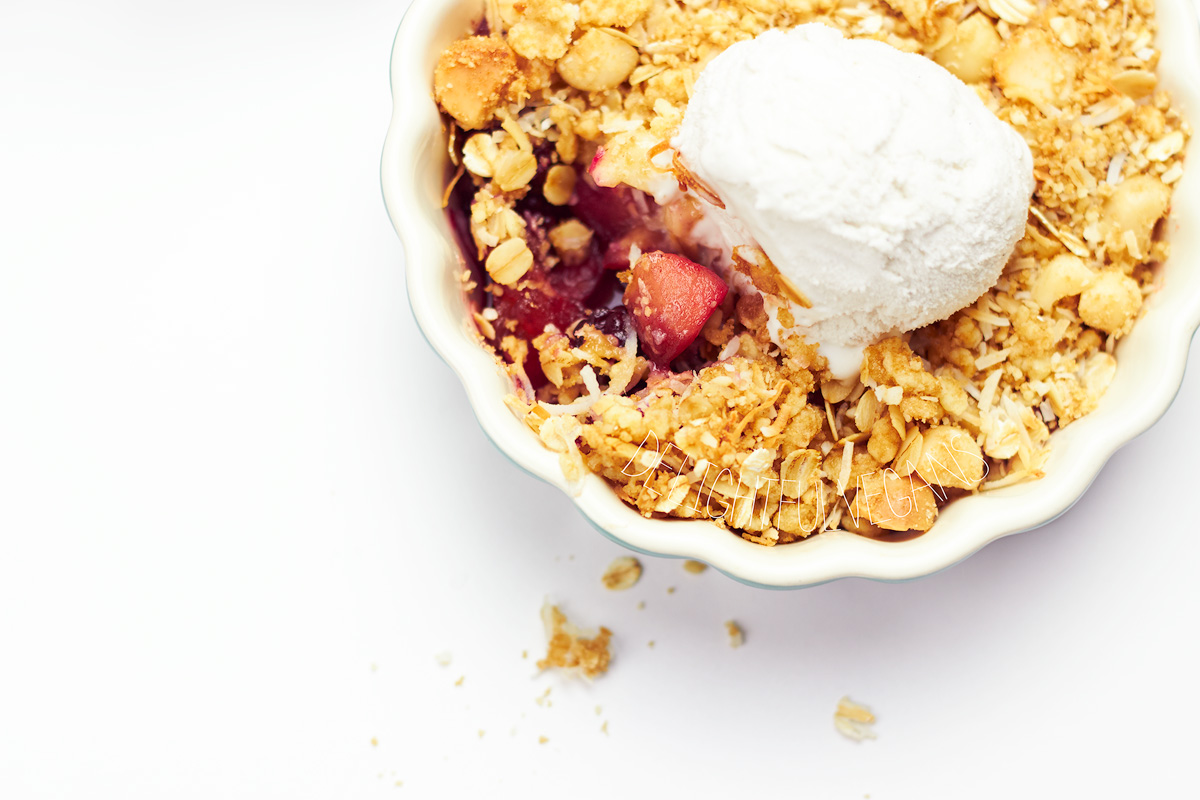 Apple-Blackberry-Crumble_4.jpg