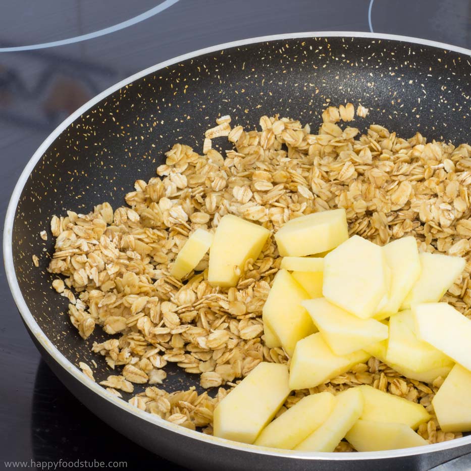 Apple-and-Cranberry-Cooking.jpg