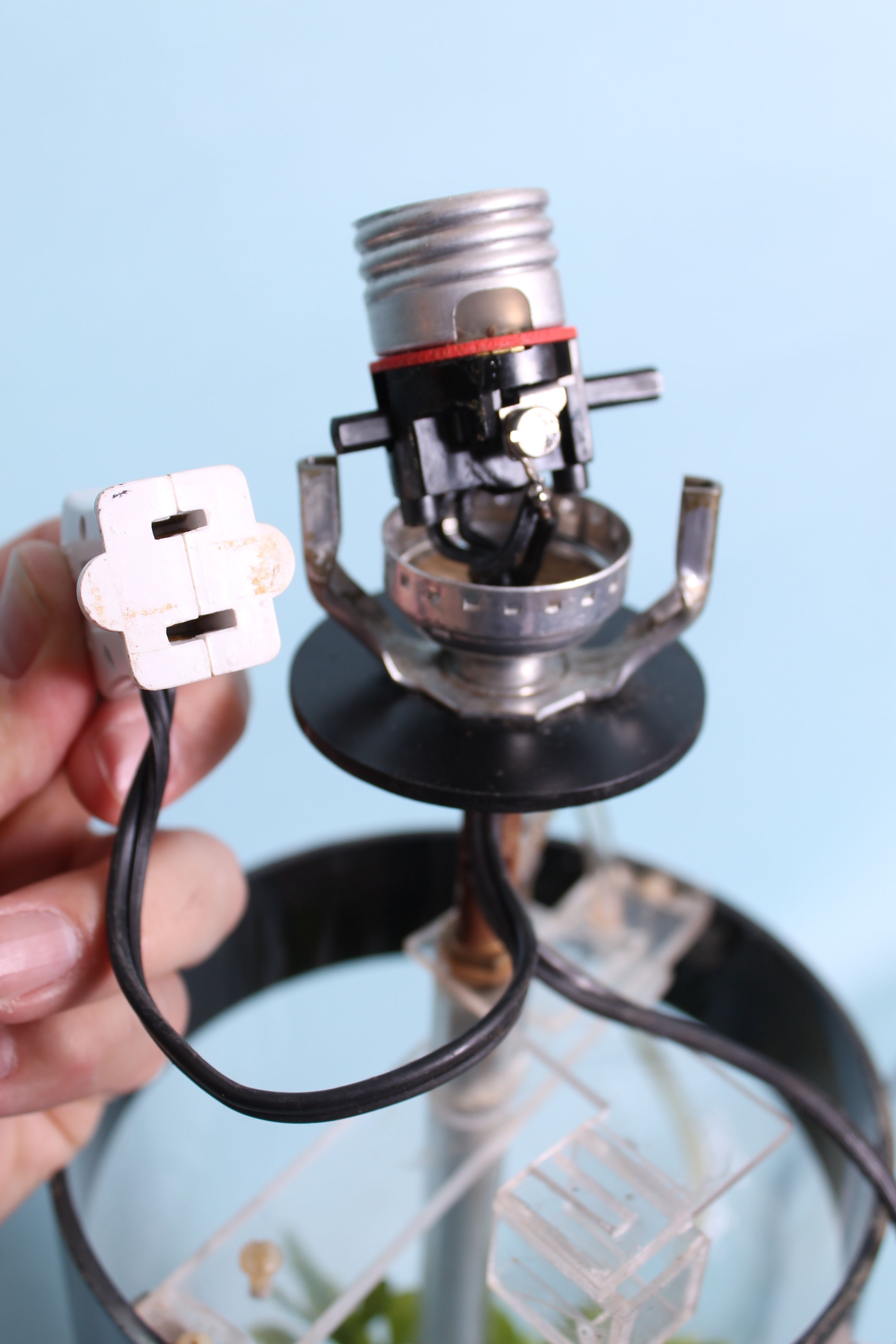 Aquarium Lamp heater receptacle - IMG_3426.jpg