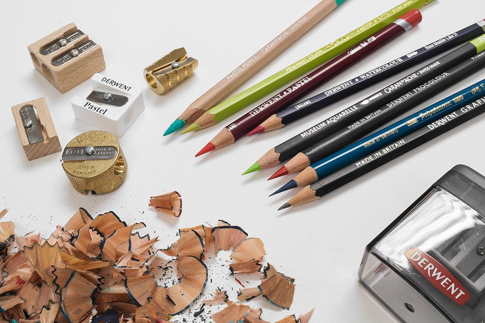 Assorted-artists-pencils-and-pencil-sharpeners.jpg