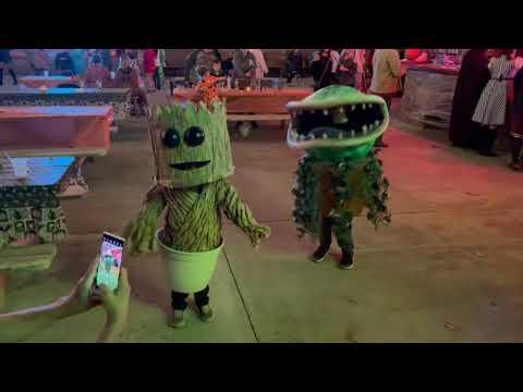 Audrey II and Baby Groot Dancing!