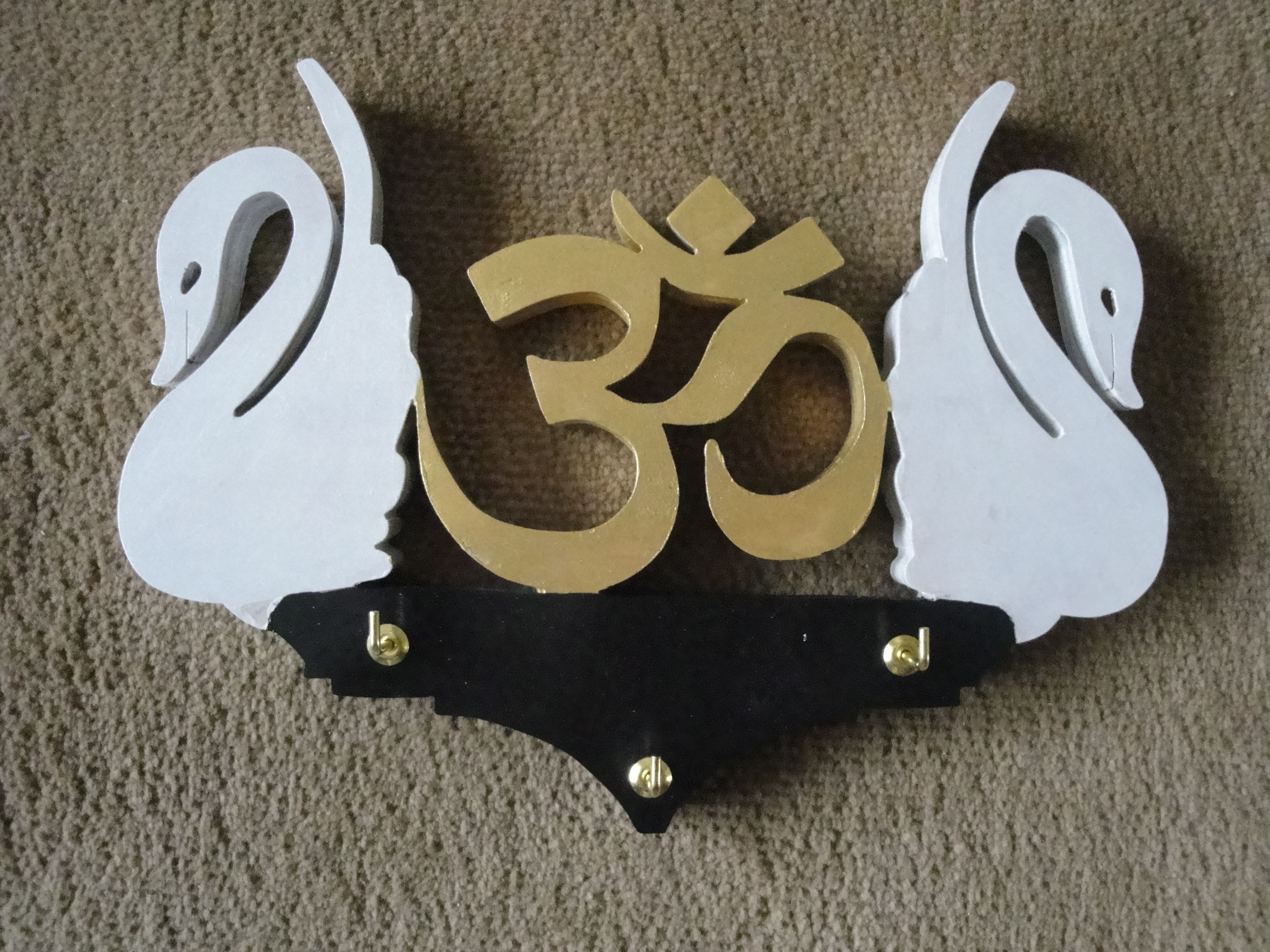 Aum Swan Key Hanger-1.JPG